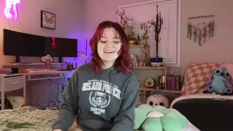 Snapshot of quervoqueen1 chatting on February 4, 1:56 am Bri online show from February 4, 1:56 am