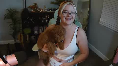 Bri online show from December 22, 3:03 am