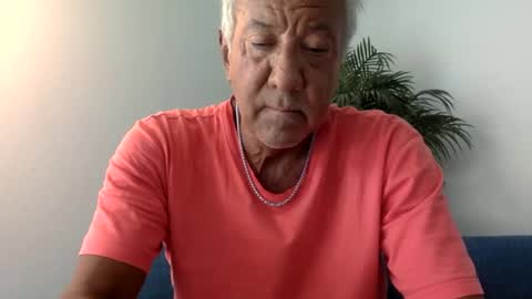 Snapshot of quest_one chatting on January 8, 8:18 pm Jim online show from January 8, 8:18 pm