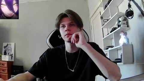 Snapshot of quiet_sh chatting on February 28, 9:32 am quiet_sh online show from February 28, 9:32 am