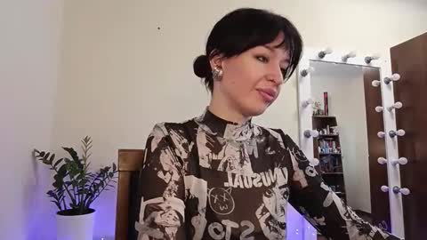 quiet_smile online show from October 12, 8:13 am