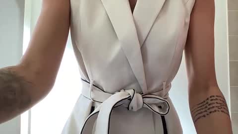 Quinnyelena online show from February 6, 12:16 pm