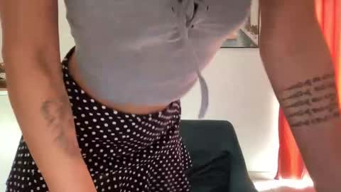 Quinnyelena online show from October 20, 10:59 am