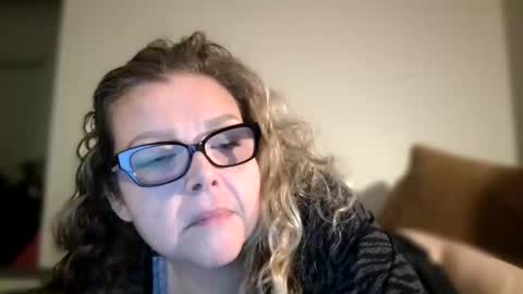 Snapshot of quirkycacti chatting on May 30, 4:42 am Pistol Fannie online show from May 30, 4:42 am