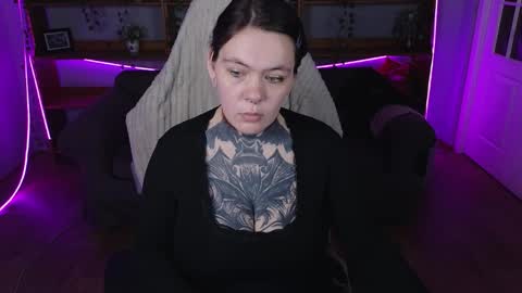 qwertyannie_lbo online show from April 27, 12:08 am