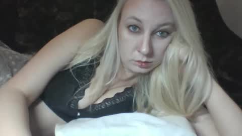 qwertyui online show from October 26, 4:46 pm