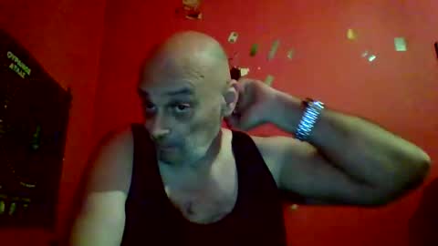 qwertyuiop22348015 online show from April 3, 6:50 pm