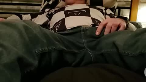 Snapshot of r27822204 chatting on March 23, 5:11 am r2424 online show from March 23, 5:11 am