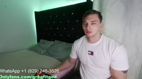 Snapshot of r9dima1998 chatting on February 5, 2:40 am Dmitry online show from February 5, 2:40 am