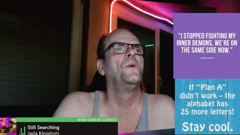 Snapshot of r_2d2_ chatting on April 17, 10:46 pm dj mike online show from April 17, 10:46 pm