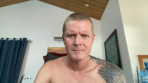 rabbit_eyes69 online show from June 23, 5:38 am