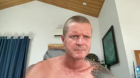 rabbit_eyes69 online show from June 25, 3:17 am