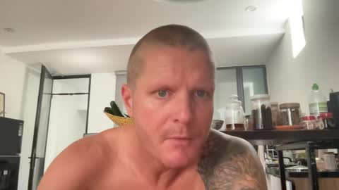 rabbit_eyes69 online show from July 17, 2:29 am