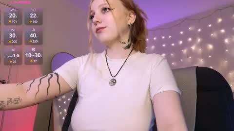 Rebecca  Becc online show from June 13, 5:11 pm