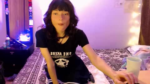 Snapshot of rachel_garden2 chatting on November 15, 4:10 am rachel_garden2 online show from November 15, 4:10 am