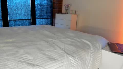 Snapshot of rachel_rey chatting on February 26, 9:19 am Sherryl online show from February 26, 9:19 am