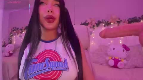 Snapshot of rachel_ross07 chatting on December 15, 8:24 pm Mariana online show from December 15, 8:24 pm