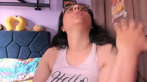 racheljames28 online show from March 18, 12:19 pm