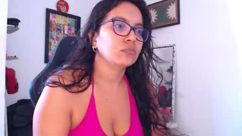 Snapshot of rachell_420 chatting on November 9, 3:10 pm rachell_420 online show from November 9, 3:10 pm