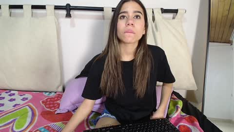 Snapshot of rachell_criss chatting on February 4, 9:38 am Rachell online show from February 4, 9:38 am