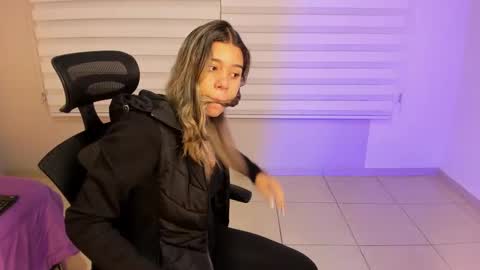 Snapshot of rachell_criss chatting on October 2, 4:08 am Rachell online show from October 2, 4:08 am