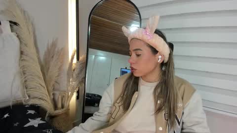 Snapshot of rachell_criss chatting on October 26, 3:45 am Rachell online show from October 26, 3:45 am