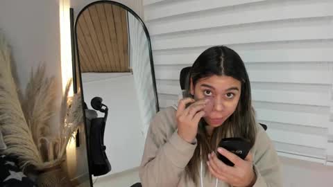 Snapshot of rachell_criss chatting on October 28, 4:16 am Rachell online show from October 28, 4:16 am