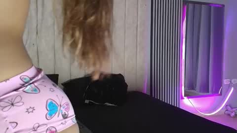 rachell_owen online show from October 3, 5:04 am