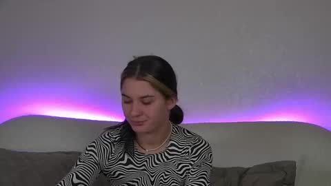 RachellSimpson online show from March 12, 6:33 pm