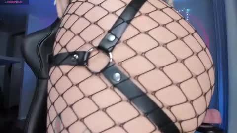 Snapshot of rachelqueen_ chatting on July 27, 9:38 am Miko Pleasee help me get 100 likes online show from July 27, 9:38 am