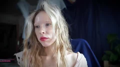 Snapshot of radiant_ada chatting on September 16, 9:21 am ada online show from September 16, 9:21 am