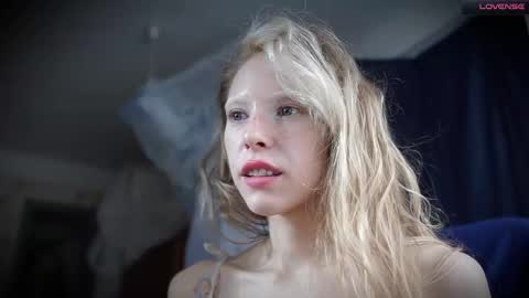 Snapshot of radiant_ada chatting on October 10, 11:09 am ada online show from October 10, 11:09 am