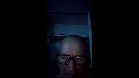 radrobone online show from May 4, 7:15 am