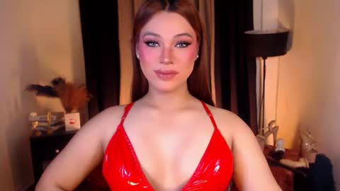 Snapshot of raeganclinton chatting on June 13, 1:47 am raeganclinton online show from June 13, 1:47 am