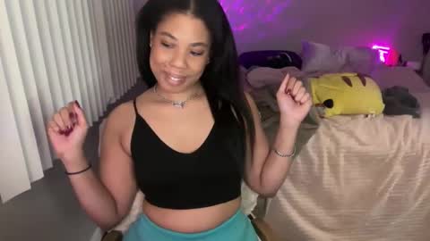 Snapshot of raewerks chatting on October 23, 2:22 am RaeWerks online show from October 23, 2:22 am