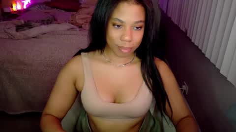 Snapshot of raewerks chatting on November 20, 5:51 am RaeWerks online show from November 20, 5:51 am