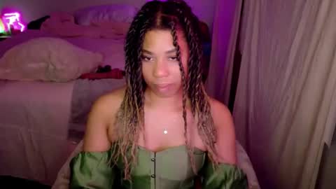 Snapshot of raewerks chatting on February 6, 5:45 am RaeWerks online show from February 6, 5:45 am