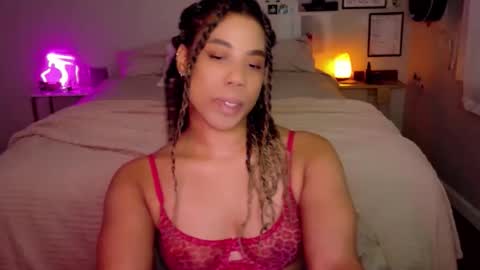 Snapshot of raewerks chatting on February 25, 8:02 am RaeWerks online show from February 25, 8:02 am