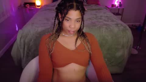 Snapshot of raewerks chatting on March 5, 6:31 am RaeWerks online show from March 5, 6:31 am