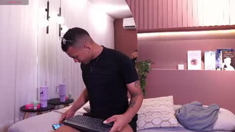 Snapshot of rafa_cruz chatting on June 30, 12:50 pm rafa_cruz online show from June 30, 12:50 pm