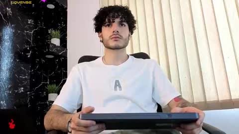 R A F A E L online show from March 1, 7:16 pm