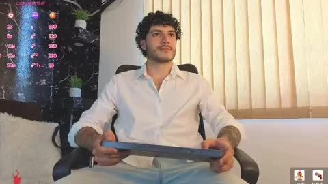 Snapshot of rafael_mendez chatting on May 3, 8:15 pm R A F A E L online show from May 3, 8:15 pm
