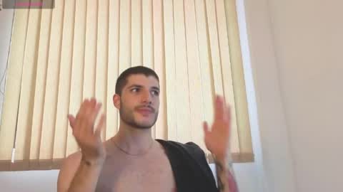 Snapshot of rafael_mendez chatting on June 2, 8:33 pm R A F A E L online show from June 2, 8:33 pm