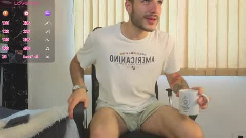Snapshot of rafael_mendez chatting on June 5, 9:09 pm R A F A E L online show from June 5, 9:09 pm