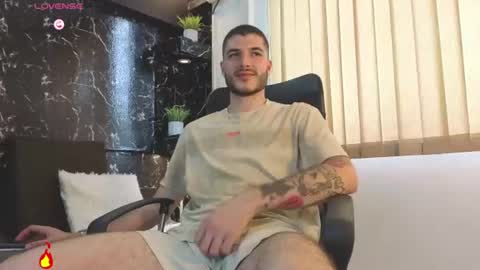 Snapshot of rafael_mendez chatting on June 13, 7:56 pm R A F A E L online show from June 13, 7:56 pm