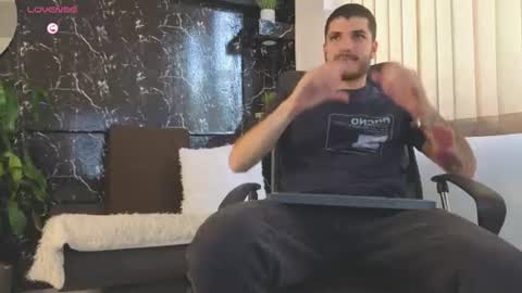 Snapshot of rafael_mendez chatting on July 26, 8:05 pm R A F A E L online show from July 26, 8:05 pm