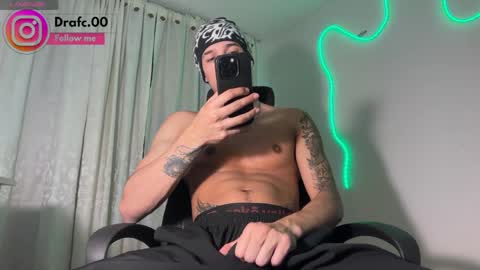 Snapshot of rafael_stone1 chatting on May 29, 2:20 am NEW IG online show from May 29, 2:20 am