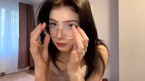 Snapshot of rafaelaloghry chatting on November 12, 10:04 am Riya online show from November 12, 10:04 am