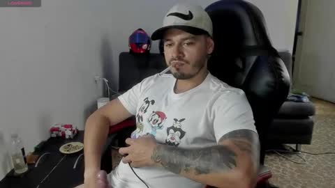 Snapshot of ragnar_lothbrok77 chatting on October 24, 7:43 pm ragnar_lothbrok77 online show from October 24, 7:43 pm