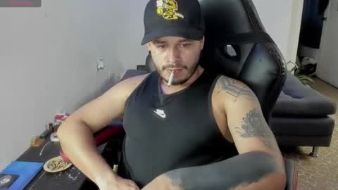 Snapshot of ragnar_lothbrok77 chatting on November 17, 9:20 pm ragnar_lothbrok77 online show from November 17, 9:20 pm